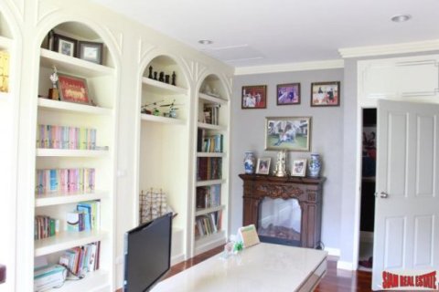 4 bedrooms House in Bangkok, Thailand No. 96166 16