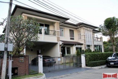 4 bedrooms House in Bangkok, Thailand No. 96166 12