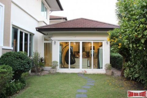 4 bedrooms House in Bangkok, Thailand No. 96166 22