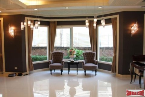 4 bedrooms House in Bangkok, Thailand No. 96166 19