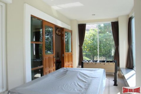 4 bedrooms House in Bangkok, Thailand No. 96166 7