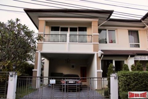 4 bedrooms House in Bangkok, Thailand No. 96166 1