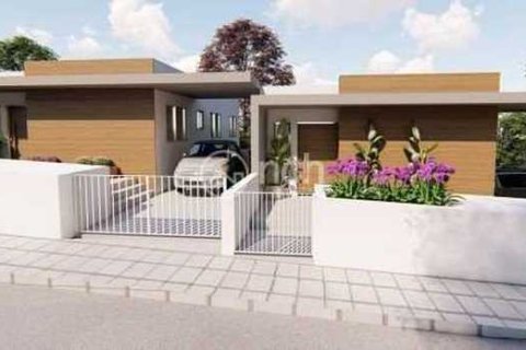 3 bedrooms House in Limassol, Cyprus No. 29842 1