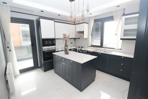 4 bedrooms Apartment in Long Kien, Vietnam No. 79602 8