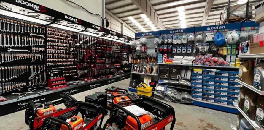 1176m² Commercial property in Barcelona, Spain No. 122423