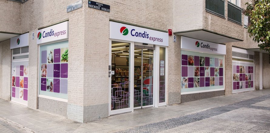 526m² Commercial property in Gracia, Spain No. 110845