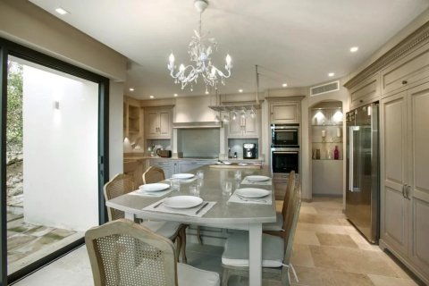 5 bedrooms Villa in Antibes, France No. 68776 7
