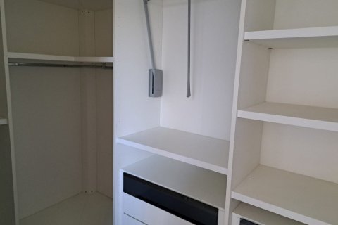 5 bedrooms House in Geroskípou, Cyprus No. 37260 12