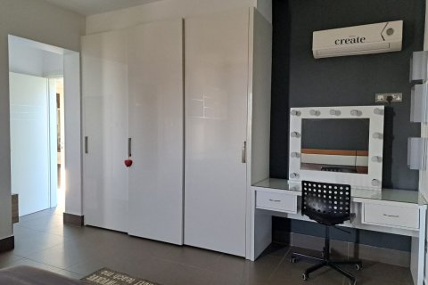 5 bedrooms House in Geroskípou, Cyprus No. 37260 15