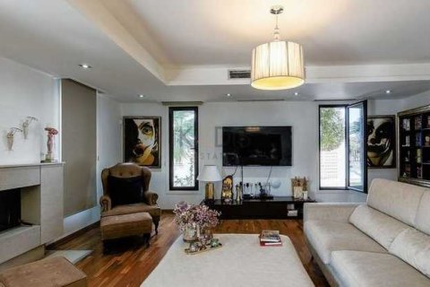 Вилла с 6 спальнями в Дромолаксия, Кипр №80754 9