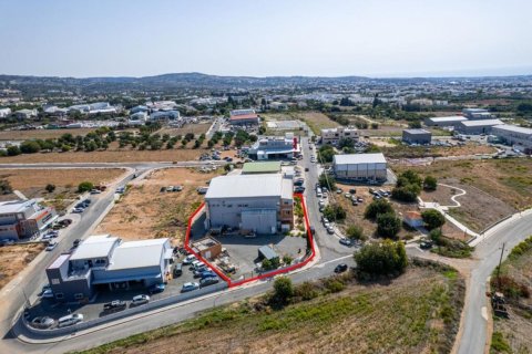 1375m² Commercial property in Paphos, Cyprus No. 105035 4