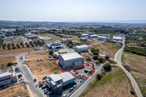 1375m² Commercial property in Paphos, Cyprus No. 105035 3