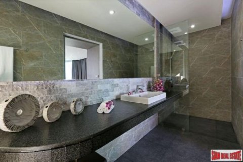 7 bedrooms Villa in Bang Tao, Thailand No. 95654 16