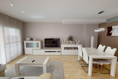 4 bedrooms Apartment in Castelldefels, Spain No. 25907