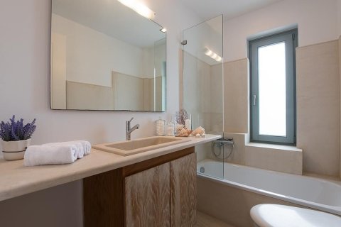 5 bedrooms Villa in Kranidi, Greece No. 108428 11