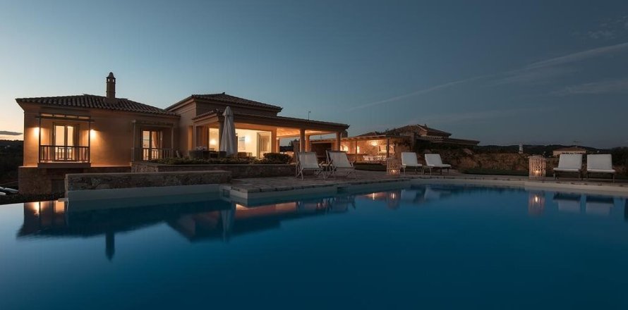 5 bedrooms Villa in Kranidi, Greece No. 108428