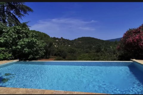 5 dormitorios House en Le Plan-de-la-Tour, France No. 100299 1