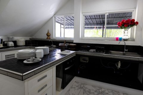 8 bedrooms Villa in Chalong, Thailand No. 97179 6