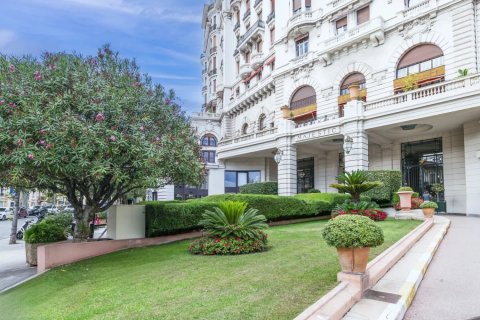 2 dormitorios Apartment en Nice, France No. 69683 1