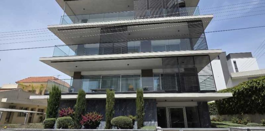 3 bedrooms Apartment in Germasogeia, Cyprus No. 103419