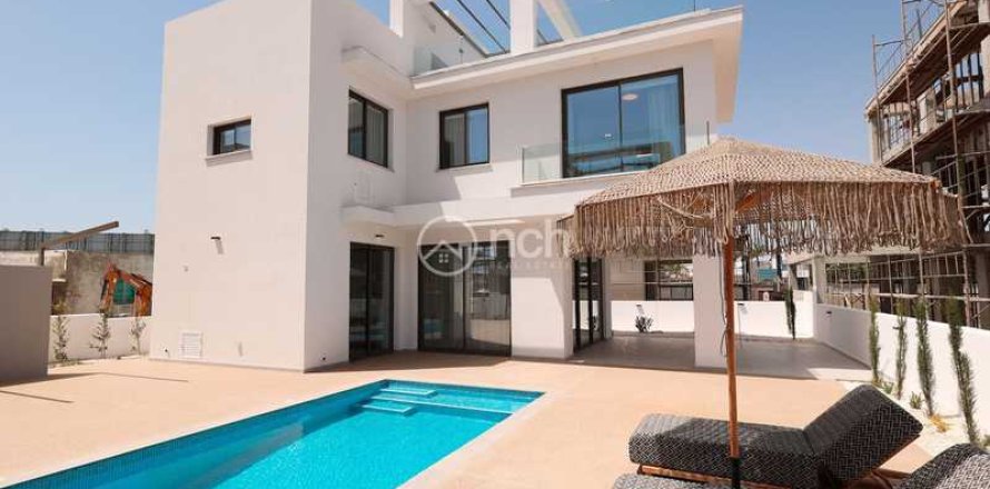 3 bedrooms Villa in Pernera, Cyprus No. 101701