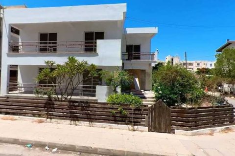 3 bedrooms House in Larnaca, Cyprus No. 78945 5