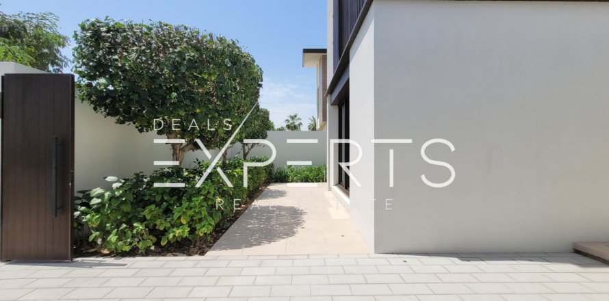 5 bedrooms Villa in Bavaria Town, Vietnam No. 93340