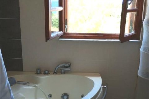 480m² Building in Agioi Theodoroi, Greece No. 57179 5