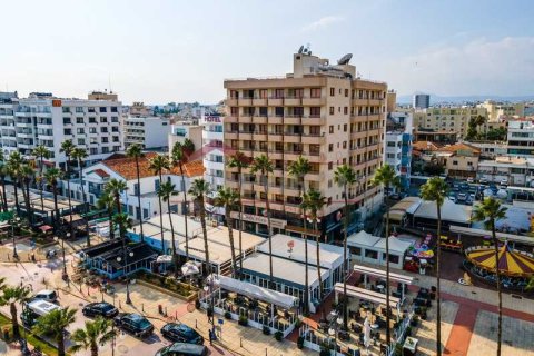 2 bedrooms Penthouse in Larnaca, Cyprus No. 76029 6