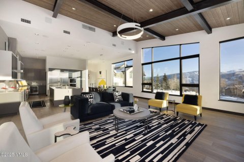 Дом с 4 спальнями в Эйвон, США №75943 2