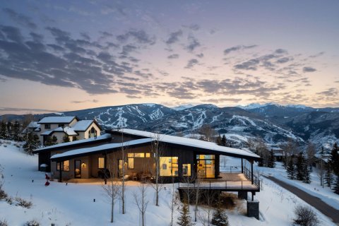 Дом с 4 спальнями в Эйвон, США №75943 26