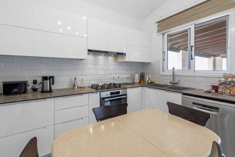 3 bedrooms House in Tala, Cyprus No. 29266 10