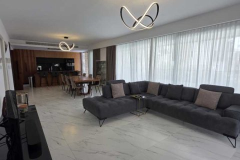 3 bedrooms Apartment in Germasogeia, Cyprus No. 103524 5