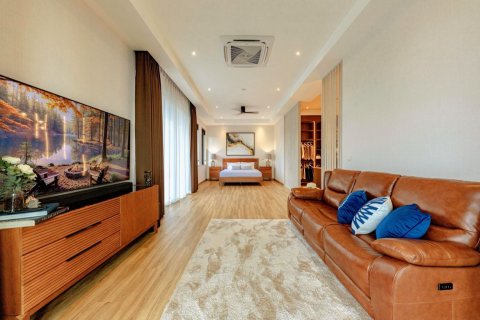 5 bedrooms House in Chiang Mai, Thailand No. 97517 12