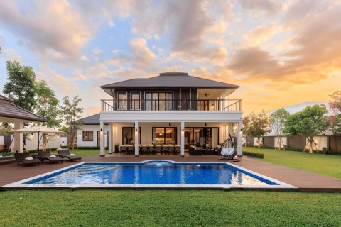 5 bedrooms House in Chiang Mai, Thailand No. 97517 1