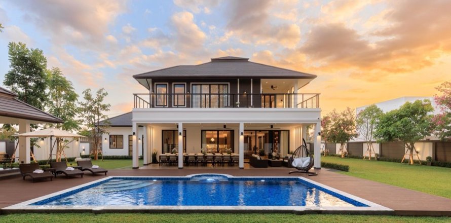 5 bedrooms House in Chiang Mai, Thailand No. 97517