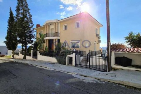 5 bedrooms House in Limassol, Cyprus No. 73704 1