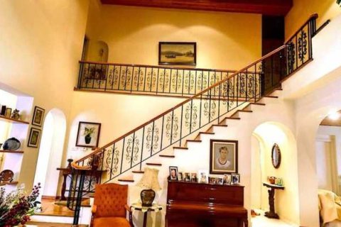 4 bedrooms Villa in Enkomi, Cyprus No. 76916 2