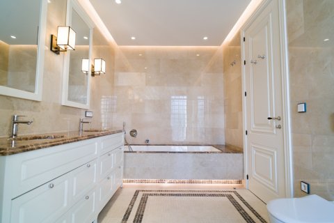 6 bedrooms Villa in Tan Xuan, Vietnam No. 83969 11