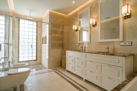 6 bedrooms Villa in Tan Xuan, Vietnam No. 83969 23