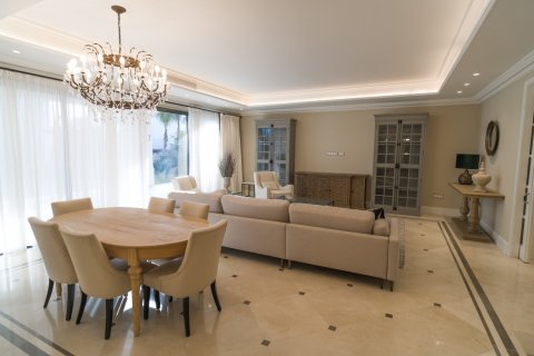 6 bedrooms Villa in Tan Xuan, Vietnam No. 83969 14