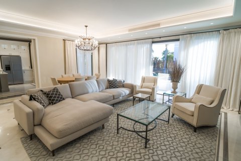 6 bedrooms Villa in Tan Xuan, Vietnam No. 83969 9