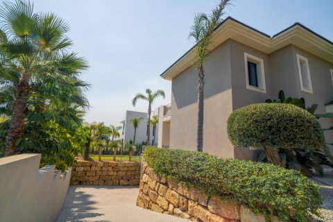6 bedrooms Villa in Tan Xuan, Vietnam No. 83969 15