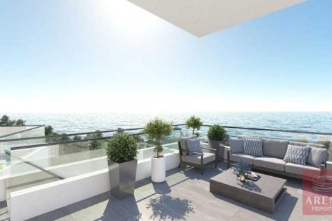 2 bedrooms Apartment in Larnaca, Cyprus No. 79943 2