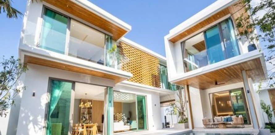 4 bedrooms Villa on the Phuket, Thailand No. 97103