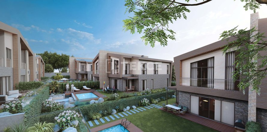 5 bedrooms Villa in Beykoz, Turkey No. 123366