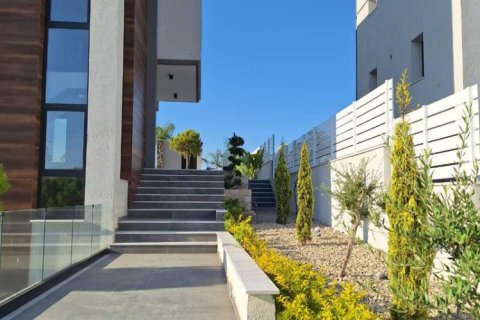 Вилла с 4 спальнями в Пареклисия, Кипр №74124 6