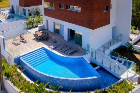 3 bedrooms Villa in Mouttagiaka, Cyprus No. 30999 1