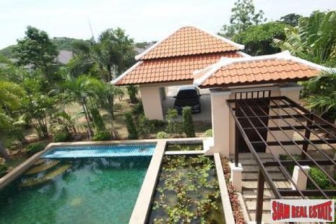 3 bedrooms Villa in Jomtien Beach, Thailand No. 96505 5