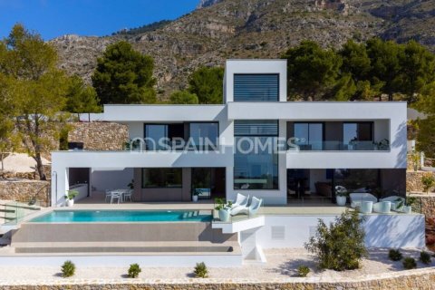 4 bedrooms Villa in Altea, Spain No. 26276